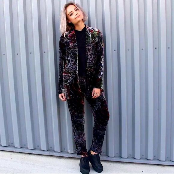 ZARA Velvet Suit Silk Blazer & Pants Set Size S  • BLOGGER FAVORITE • RARE • - Picture 1 of 16
